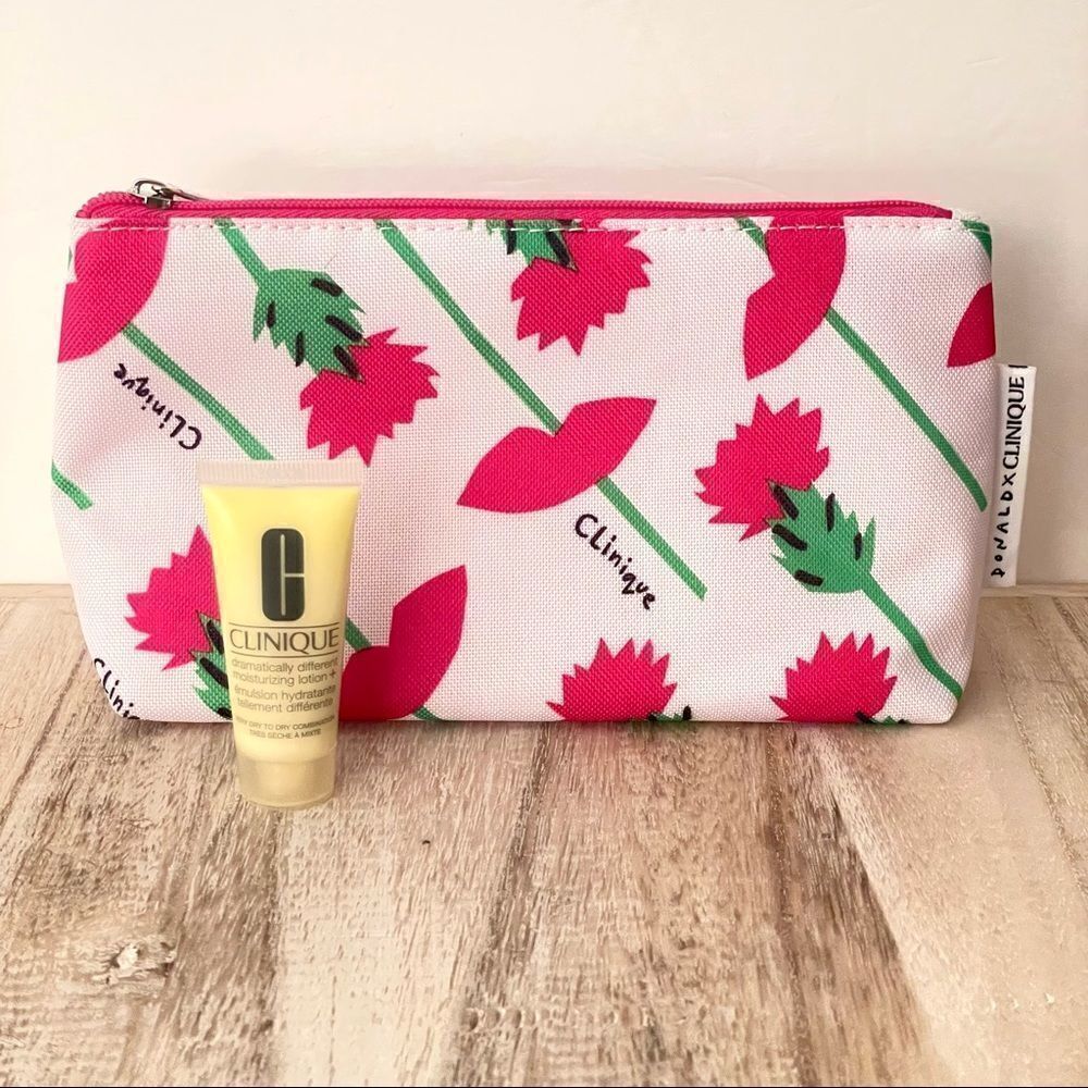 NWT Clinique 2 Pc Set of makeup bag & Dramatically different moisturizing lotion